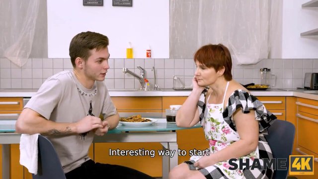 Shame4K: Ruský student místo školy navštíví macechu kvůli sexuální lekci